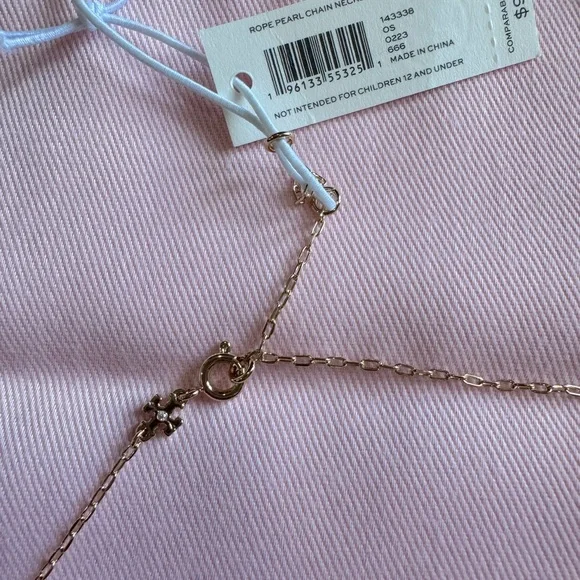 Tory Burch Delicate Pearl Gold Logo Chain Pendant - Picture 4 of 4